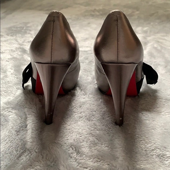 Paris Hilton Destiny Metallic Bronze Peep Toe Pumps with Black Bow - Picture 7 of 8